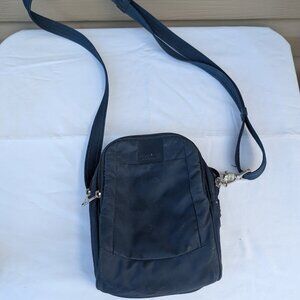 Pacsafe Metrosafe LS100 30400 Crossbody Travel Bag
